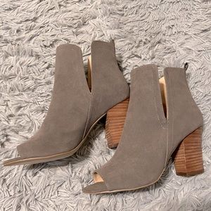 London Rebel Grey Suede Open Toed Chunk Heels